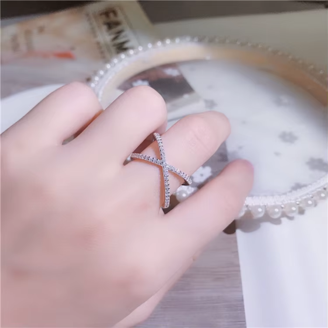 Valora Crisscross Ring