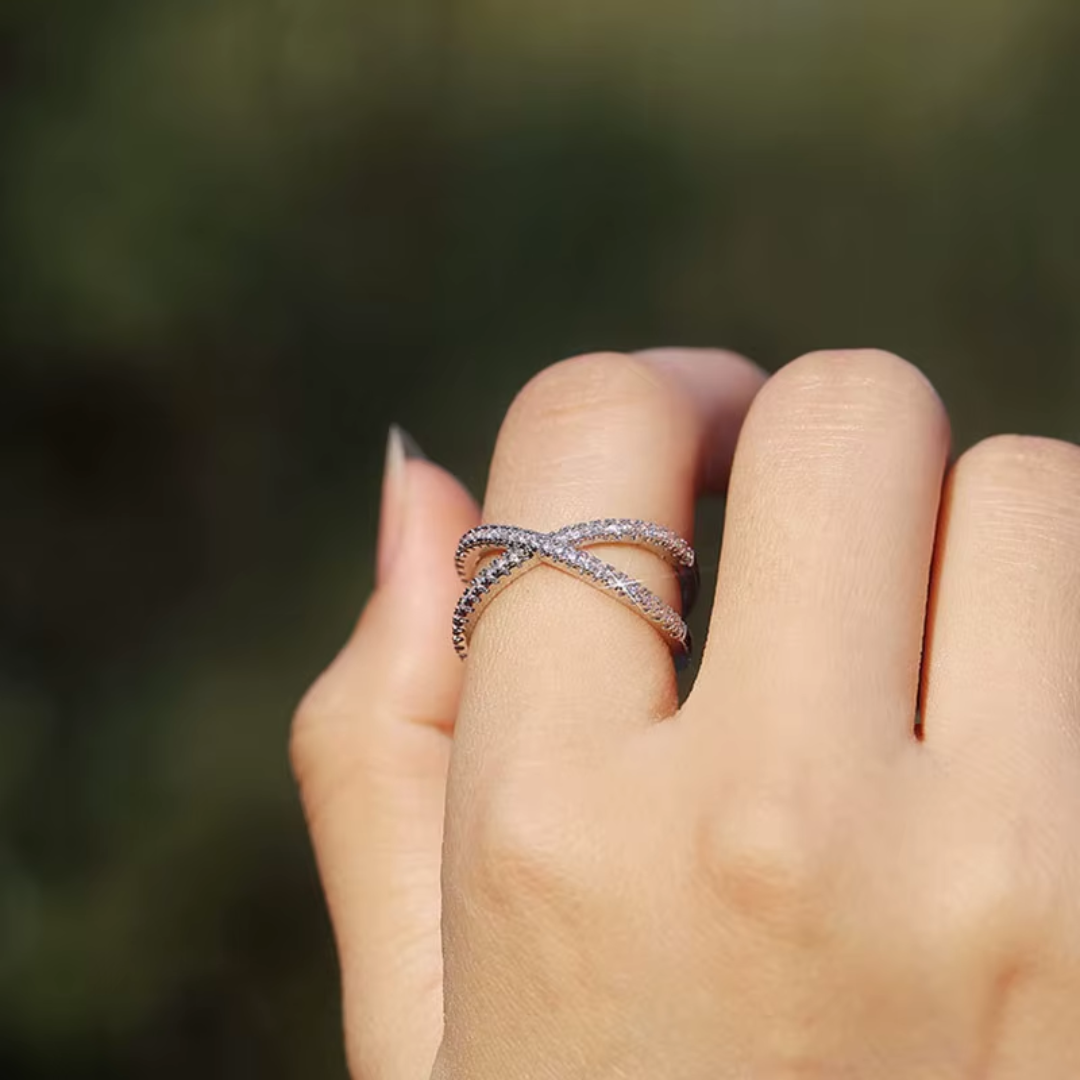 Valora Crisscross Ring